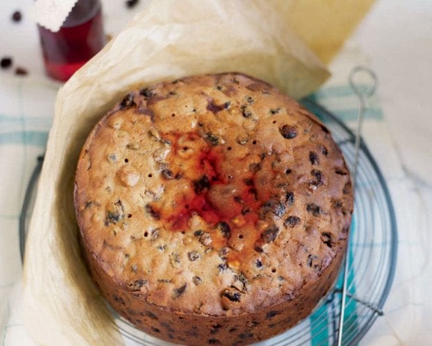 Sloe gin and walnut fruit cake