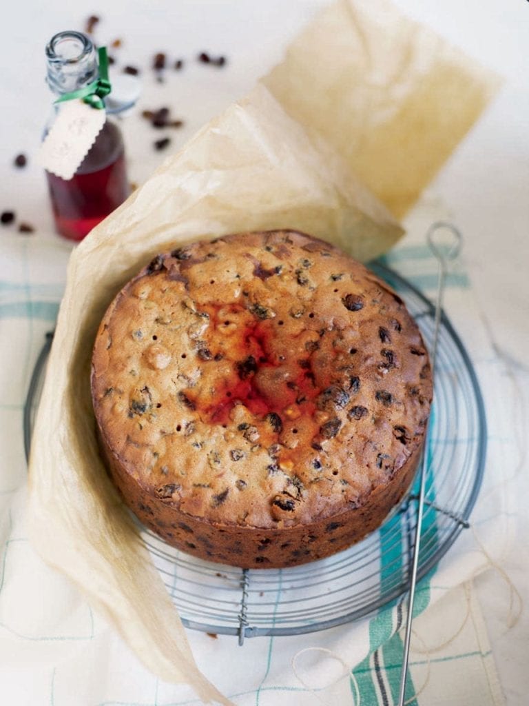 Sloe gin and walnut fruit cake