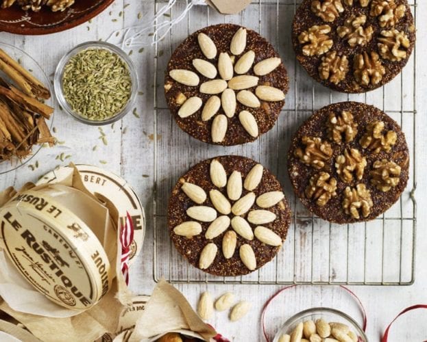 Fig and nut cakes