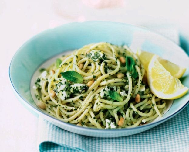 Red pepper pesto pasta