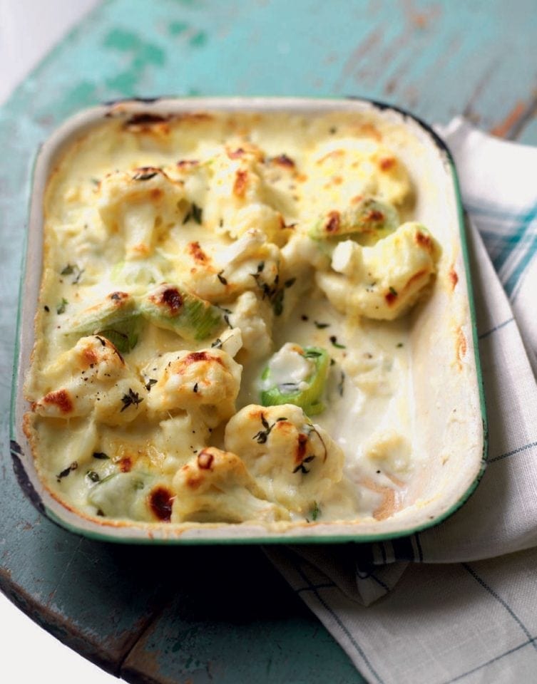 Cauliflower, leek and cheese gratin