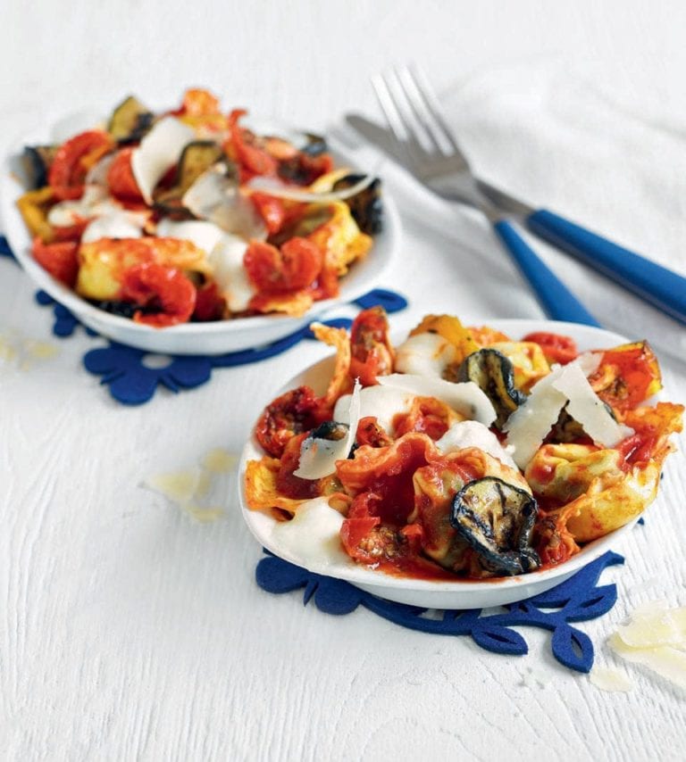 Baked three-cheese tortelloni