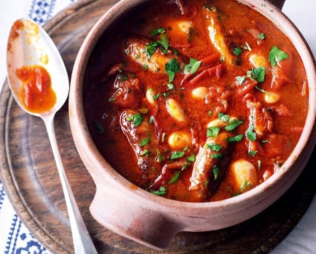 Quick summer bean sausage casserole in cider