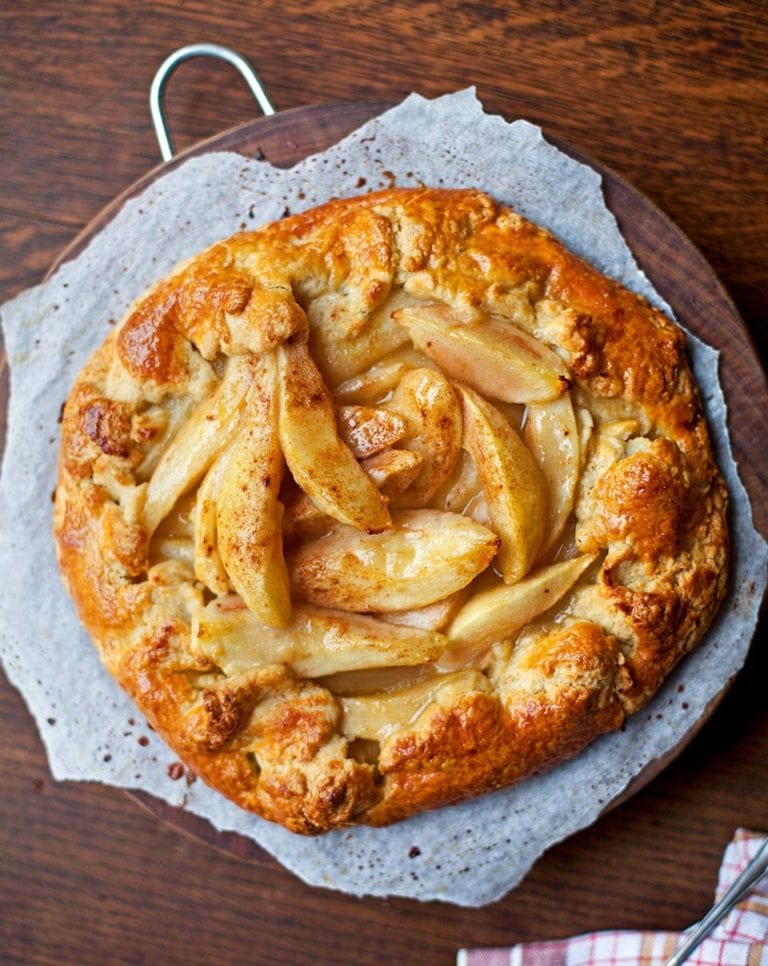 Rustic pear pie