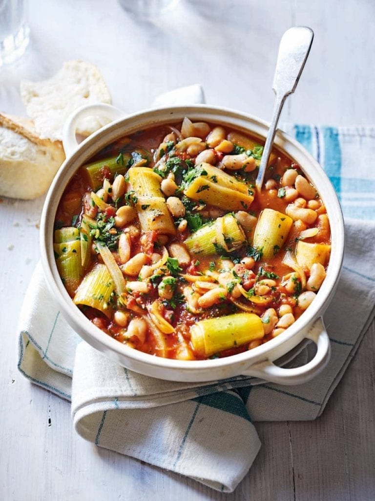 Spicy leek and white bean stew