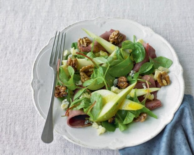 Pear and chicory salad with walnuts and blue cheese