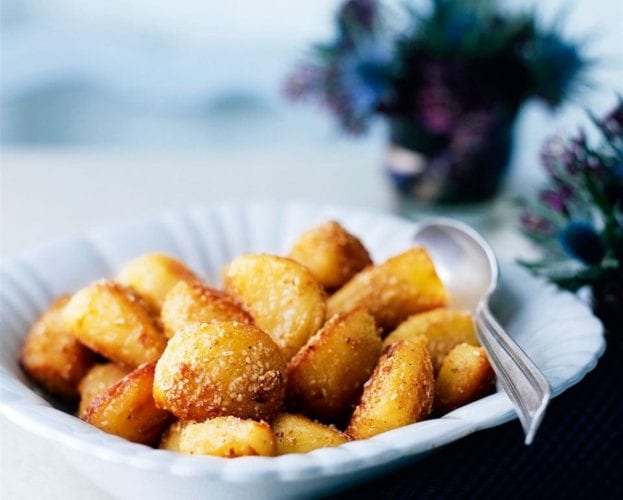 Roast potatoes with oatmeal crust