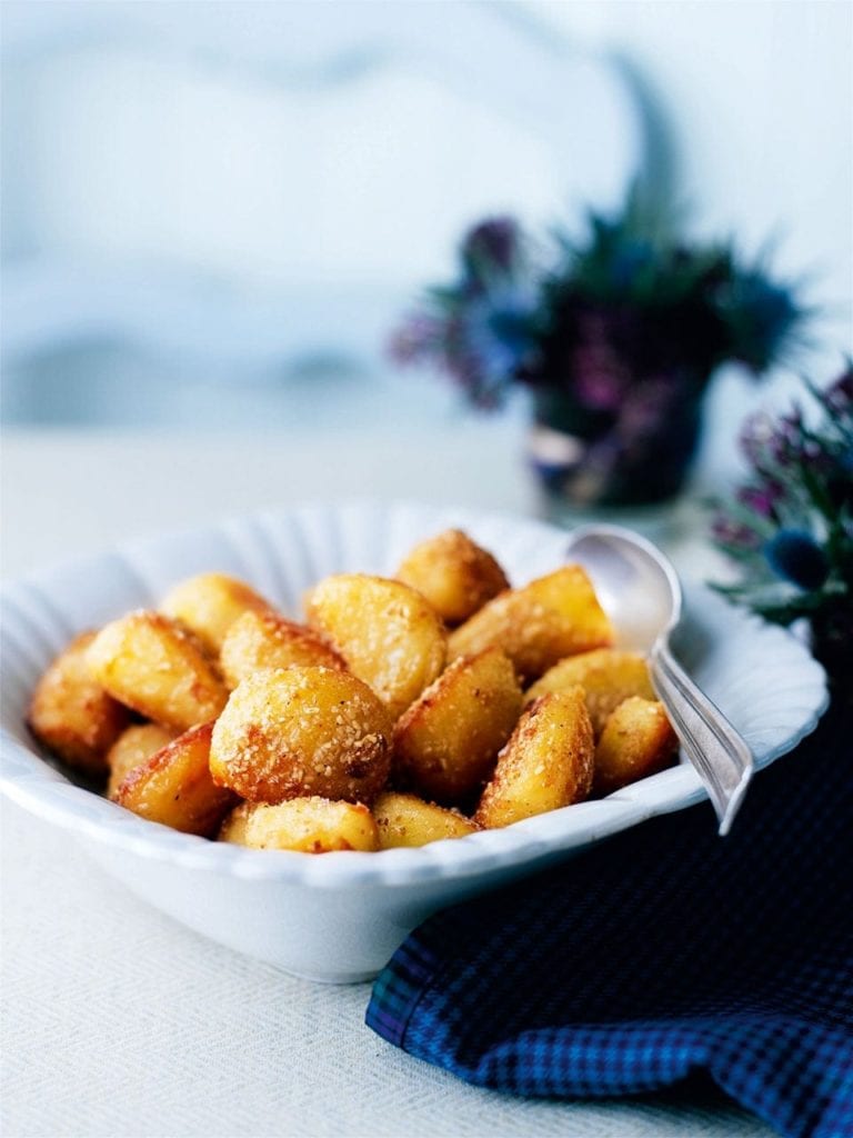 Roast potatoes with oatmeal crust