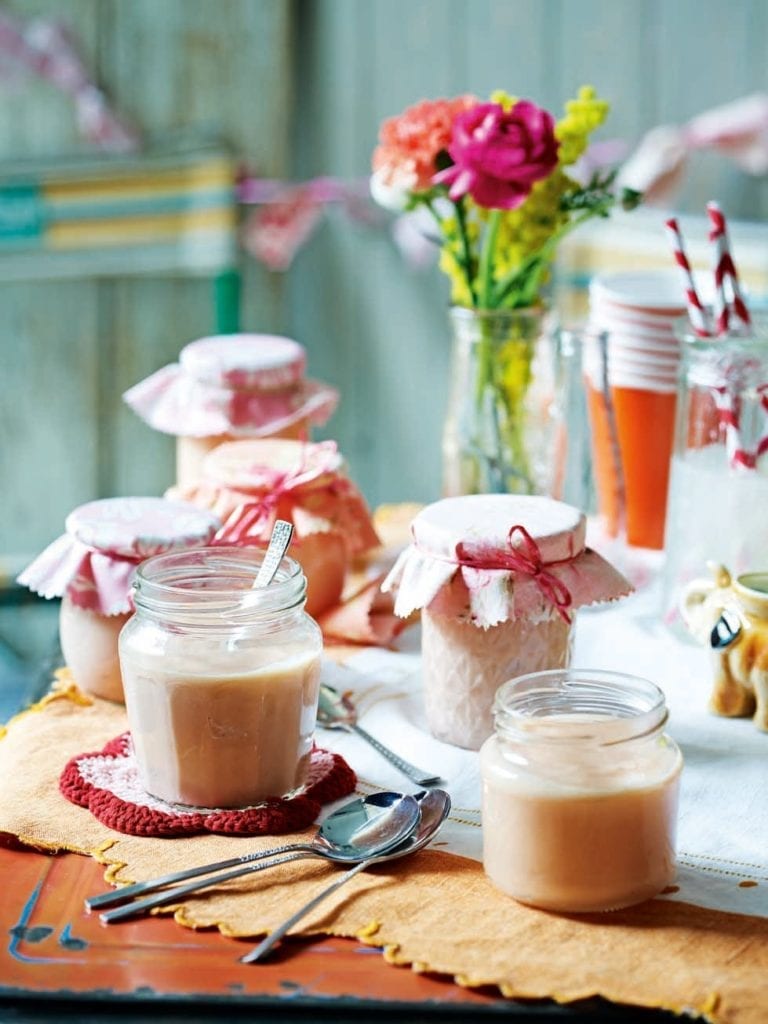 Rhubarb, orange and rosemary curd