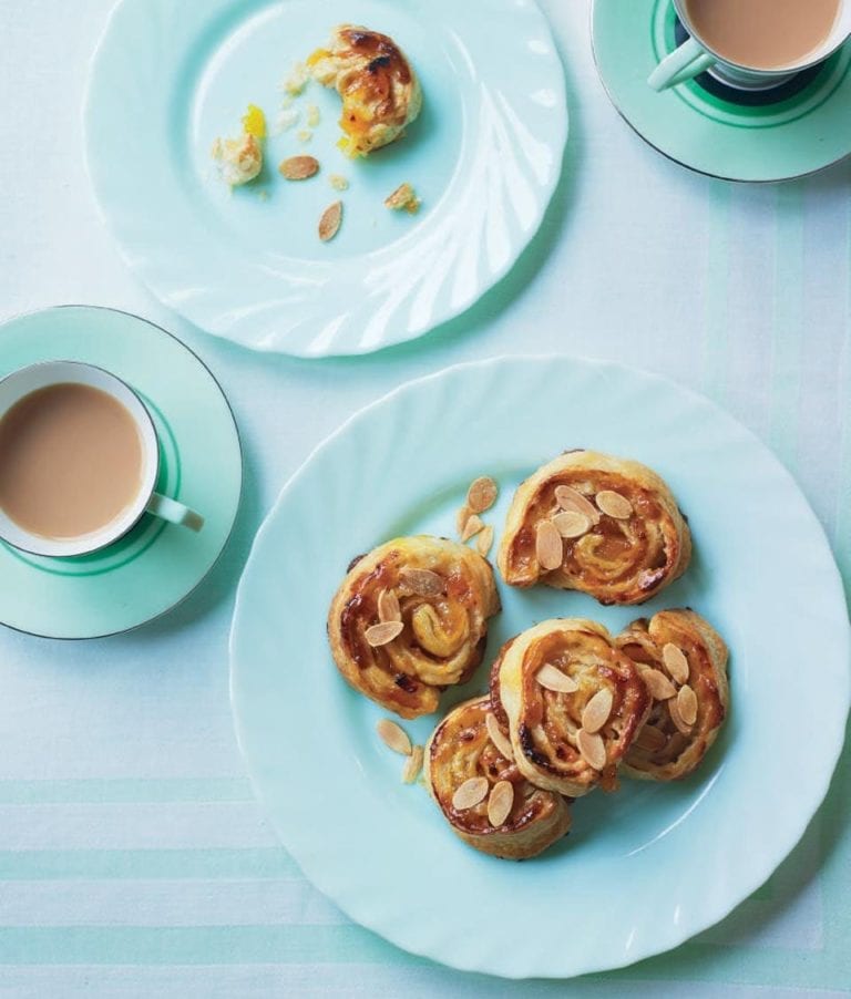 Apricot pastry whirls