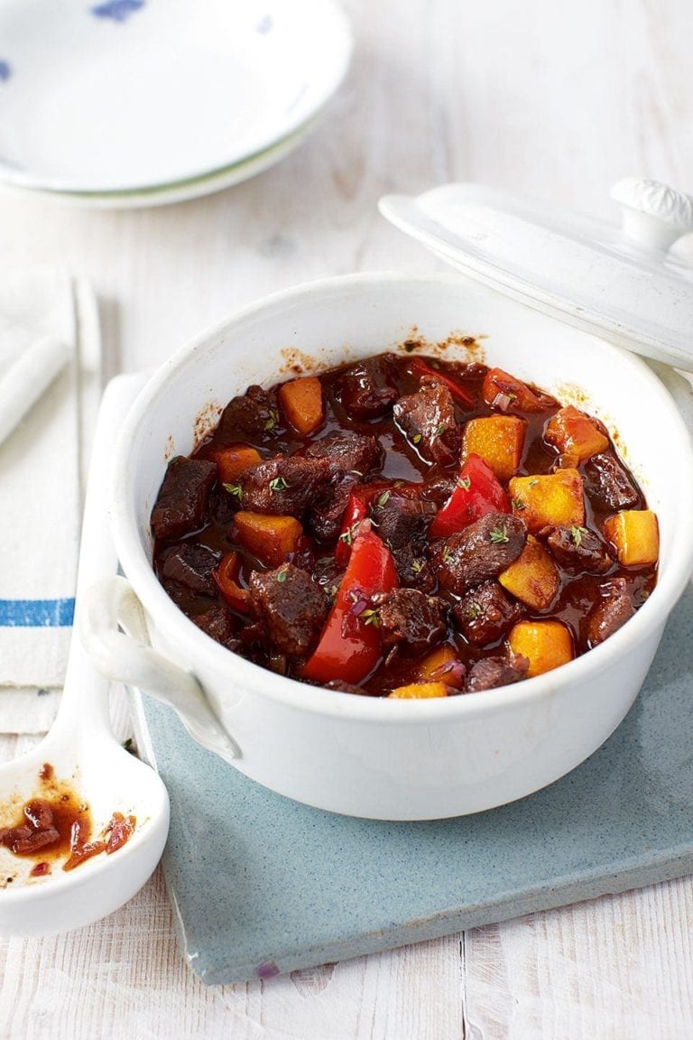 Balsamic beef and pepper stew