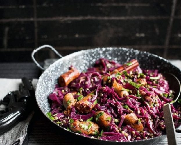 Braised red cabbage, merguez sausages and lentils