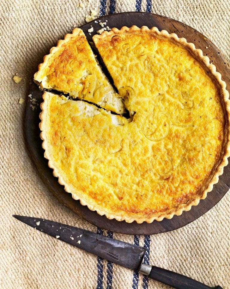 Creamy onion tart