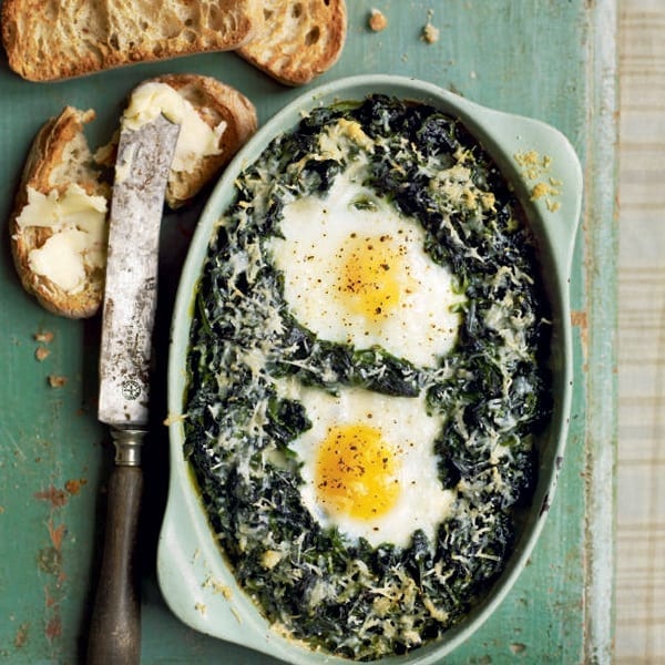 Florentine spinach baked with eggs and cream