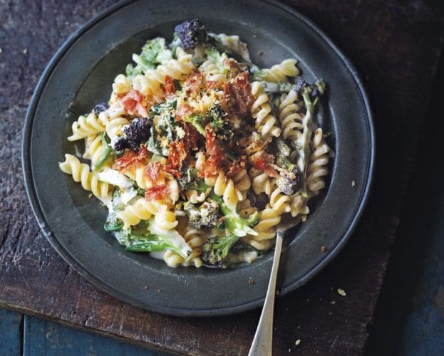 Sprouting broccoli with garlic breadcrumbs
