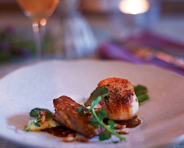 Chicken wings, scallops and leeks with prune purée