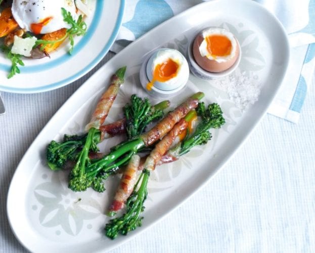 Warm broccoli with anchovies and red chilli