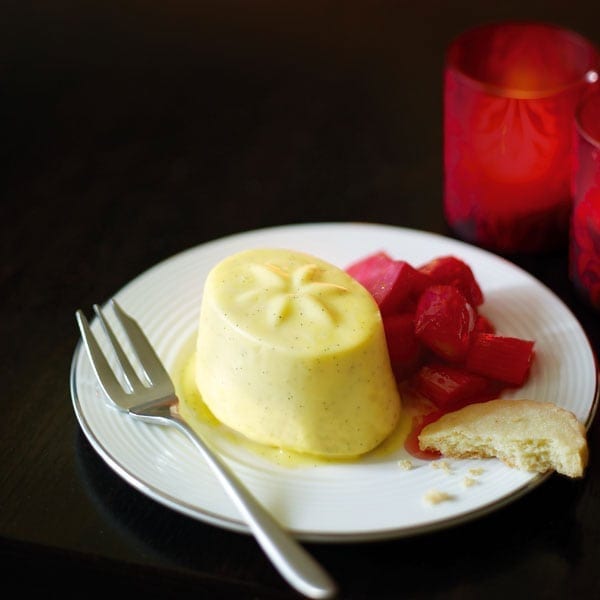 Vanilla pannacotta with rhubarb