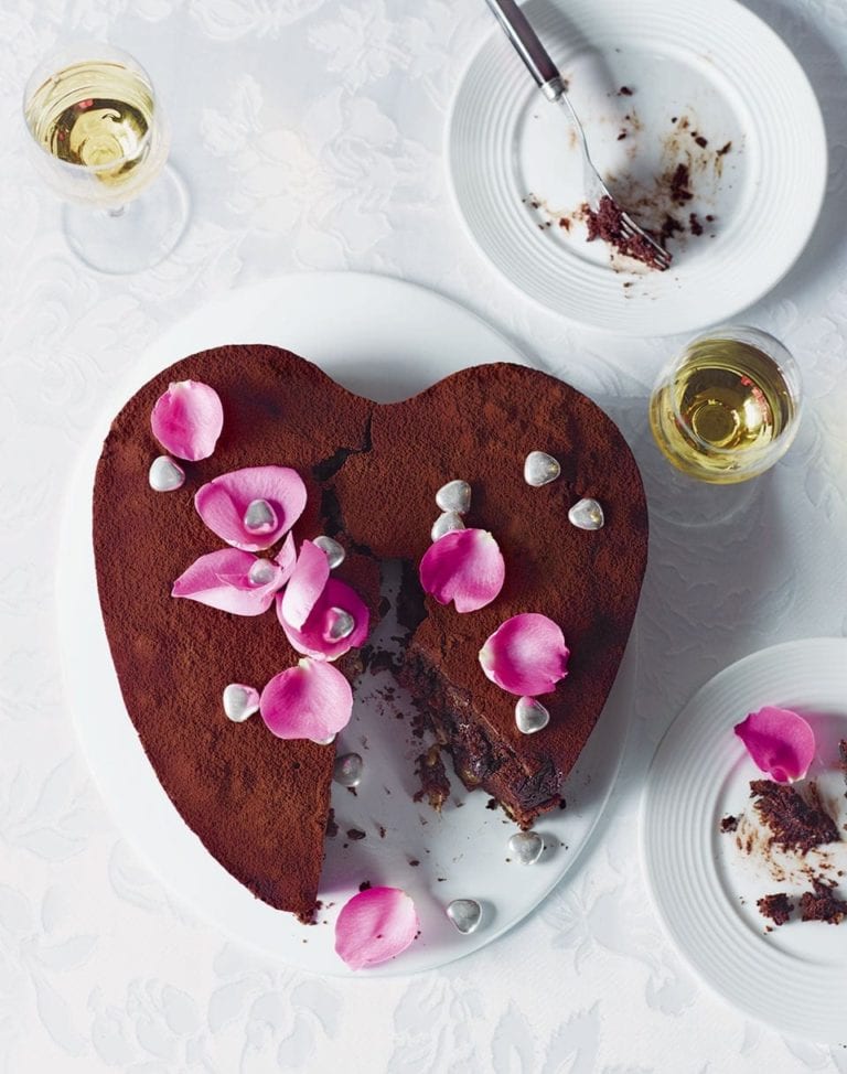 Fudgy chocolate brownie cake
