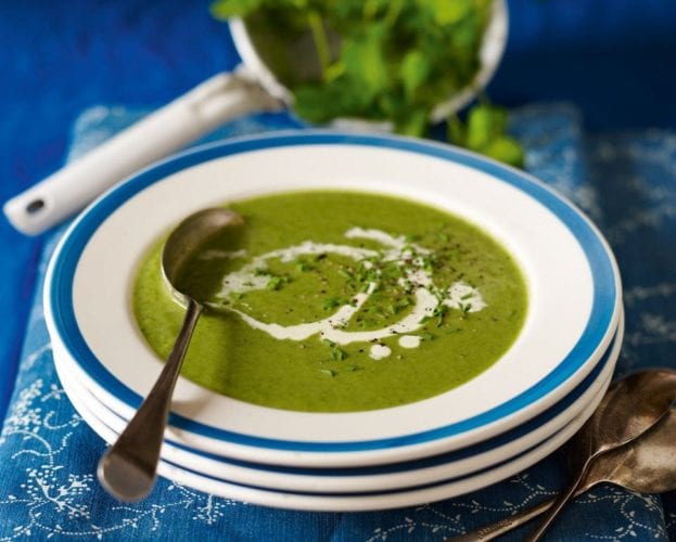 Spinach, watercress and pea soup
