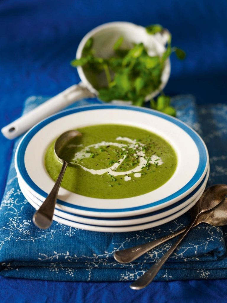 Spinach, watercress and pea soup