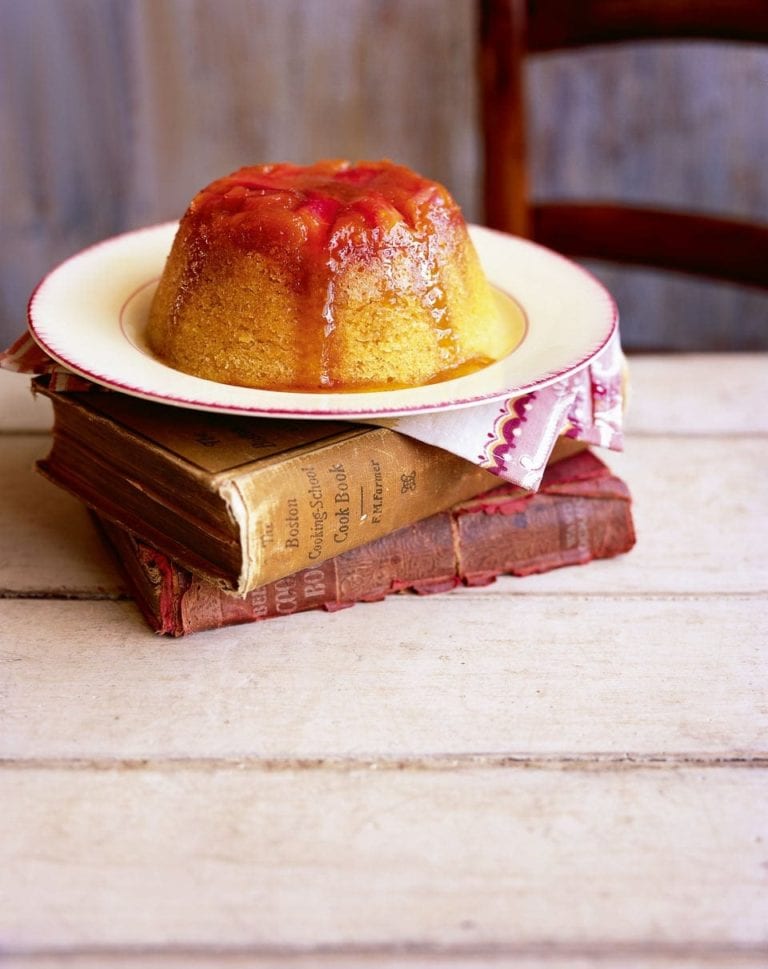 Rhubarb steamed pudding