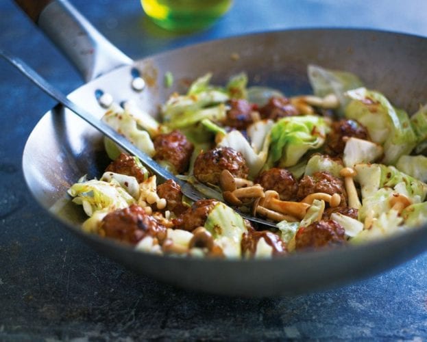 Stir-fried pork and prawn balls with cabbage