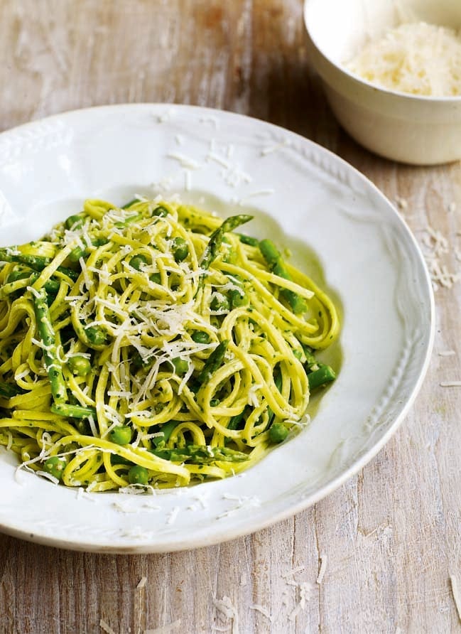 Filini pasta with asparagus, peas and wild garlic pesto