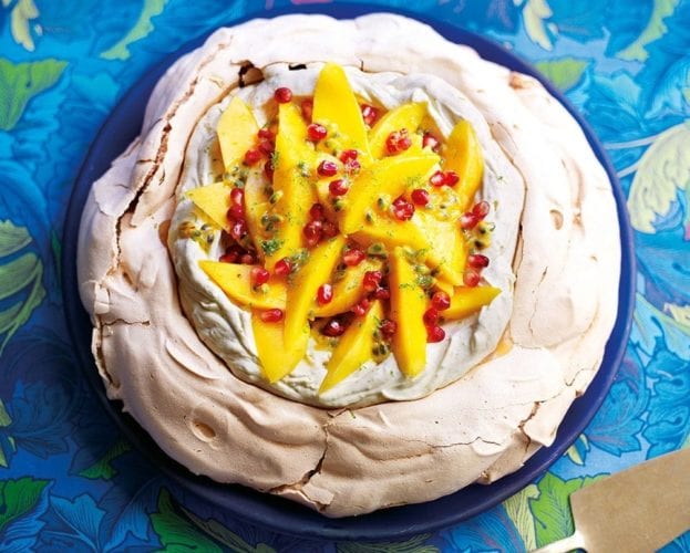 pavlova with lime cream
