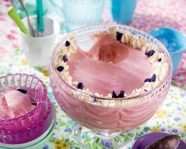 Strawberry blancmange