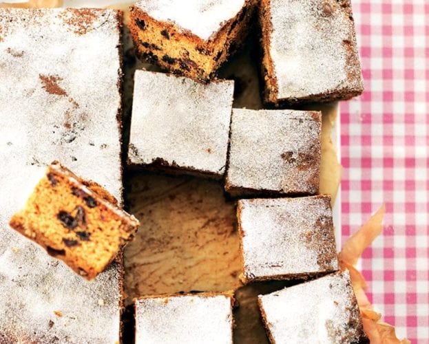 Sultana traybake