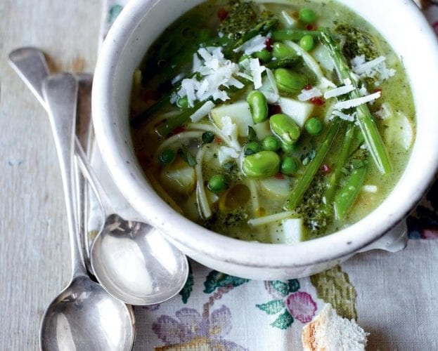 Pasta and chickpea soup