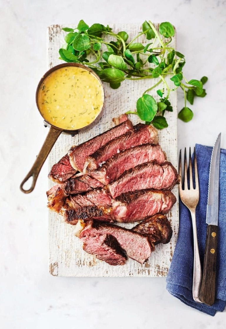 Boneless rib-eye steak with béarnaise sauce