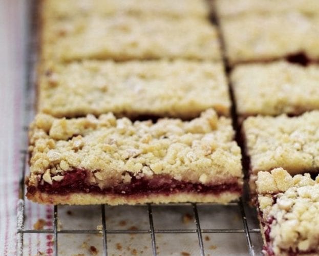 raspberry almond crumble