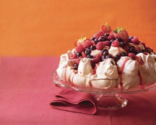 Pavlova on a glass cake stand