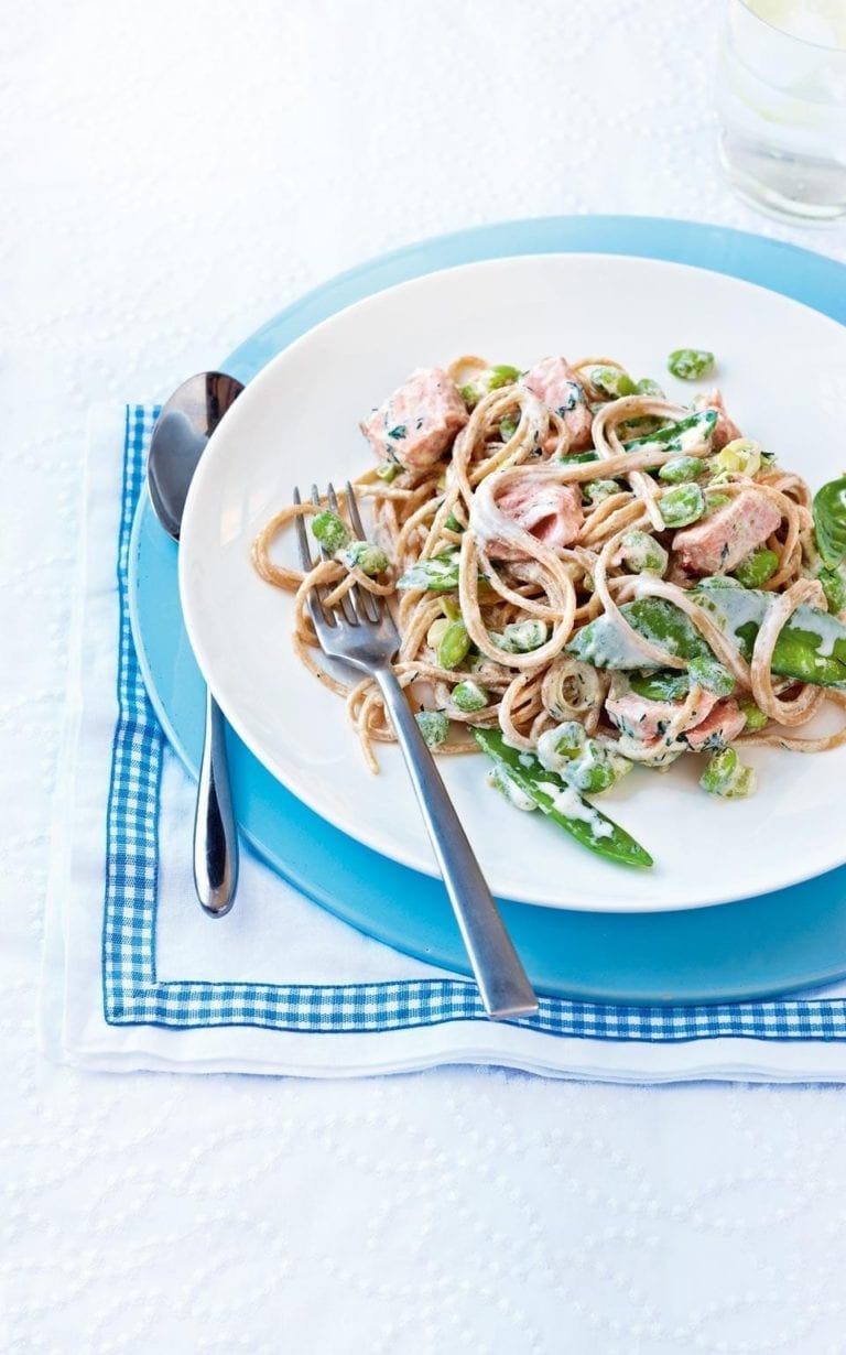 Creamy salmon and mangetout spaghetti