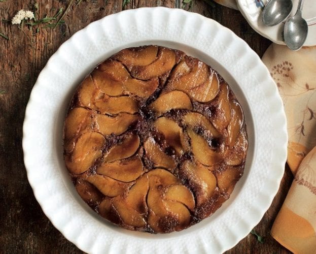 Upside-down pear cake with cinnamon ice cream
