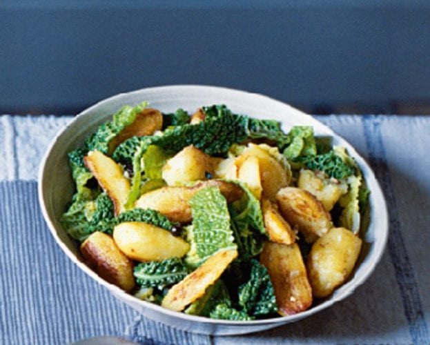 Savoy cabbage, macadamia and white bean fusilli