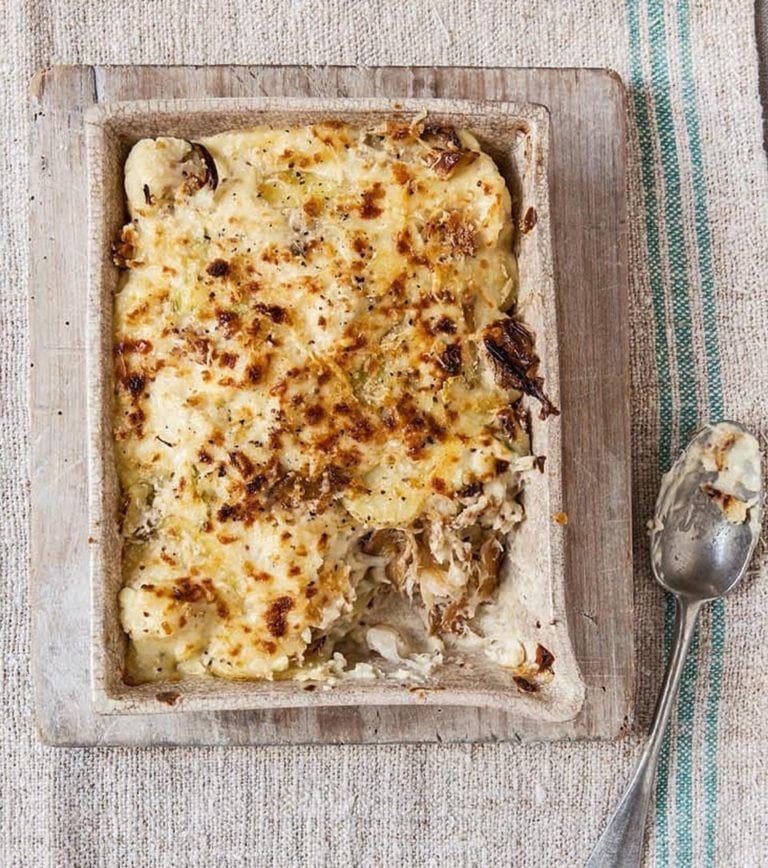 Smoked mackerel, cauliflower and potato gratin