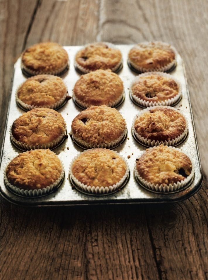 Blackberry and apple crumble muffins