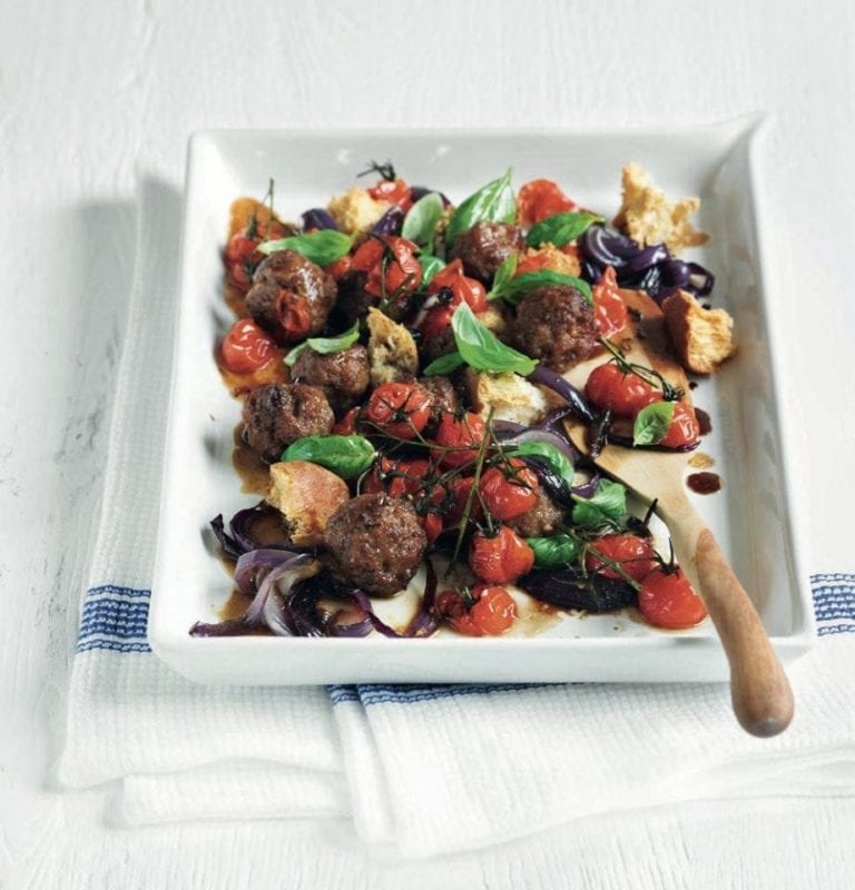 Roast meatballs with tomatoes