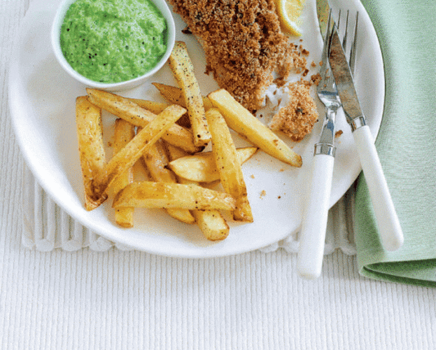 Fish and chips with pea puré