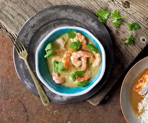 Quick Thai red prawn curry