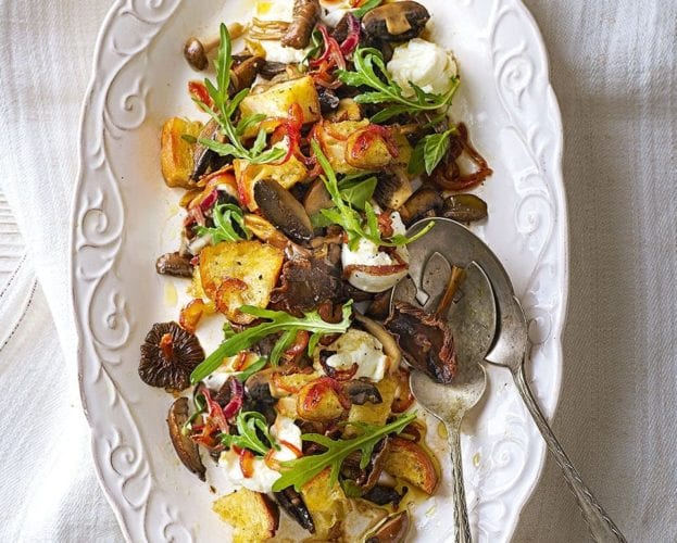 Mushroom panzanella salad