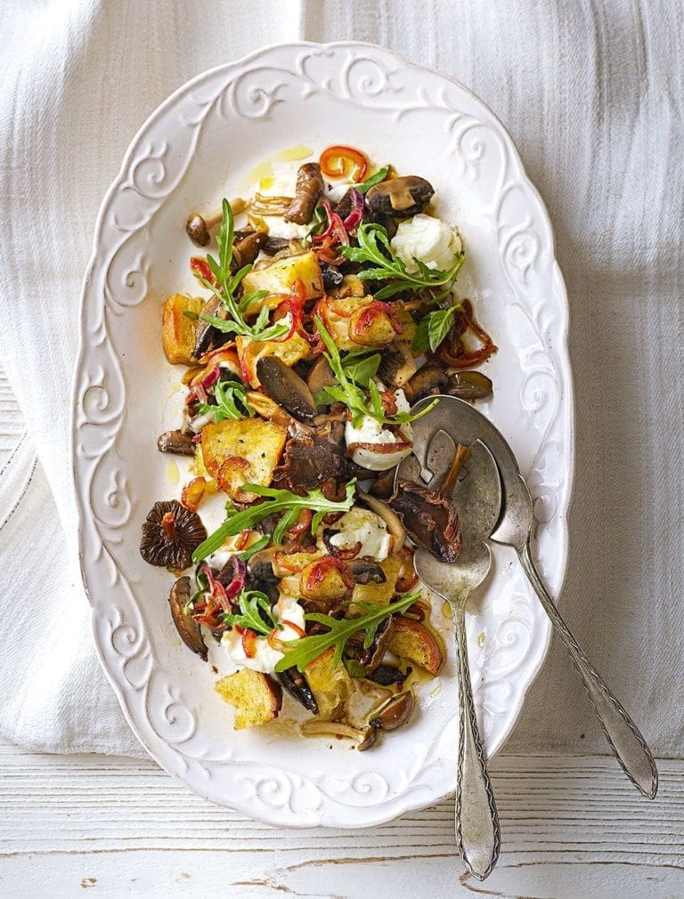 Mushroom panzanella salad