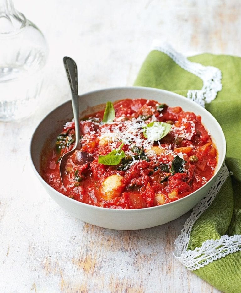 Puttanesca beans with spinach