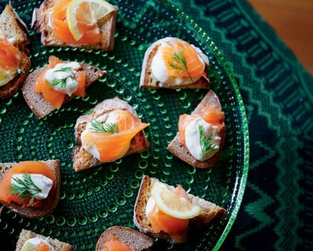 Smoked salmon crostini