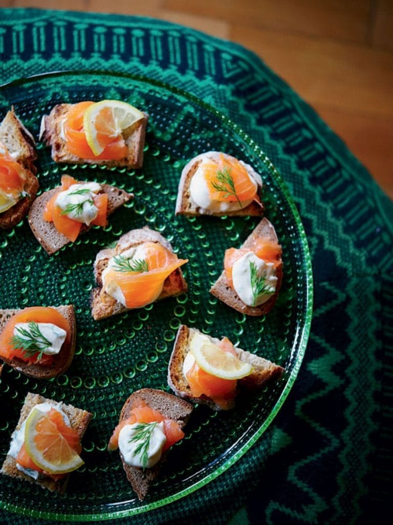 Smoked salmon crostini