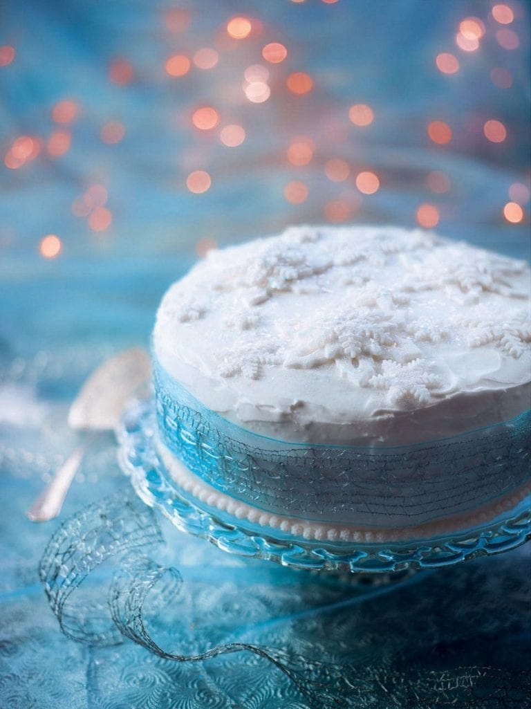 Snowflake Christmas cake