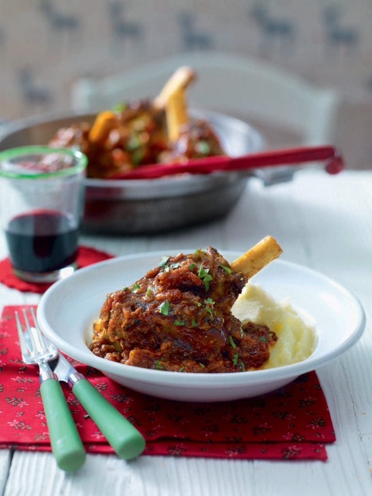 Curried lamb shanks